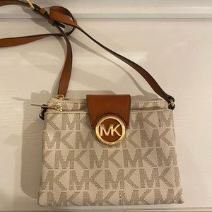 Michael Kors Crossbody bag with adjustable strap